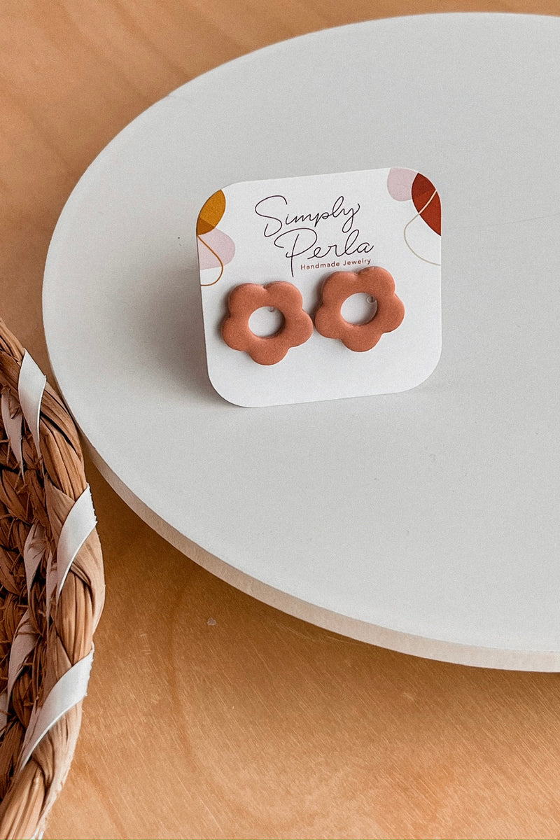 DAISY STUDS PEACH