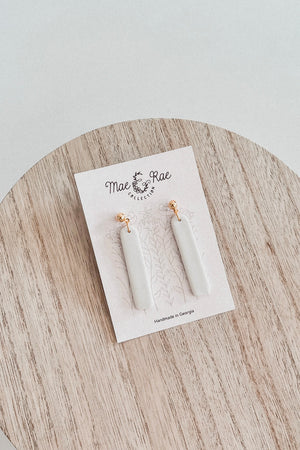 SKINNY DANGLE EARRINGS CREAM