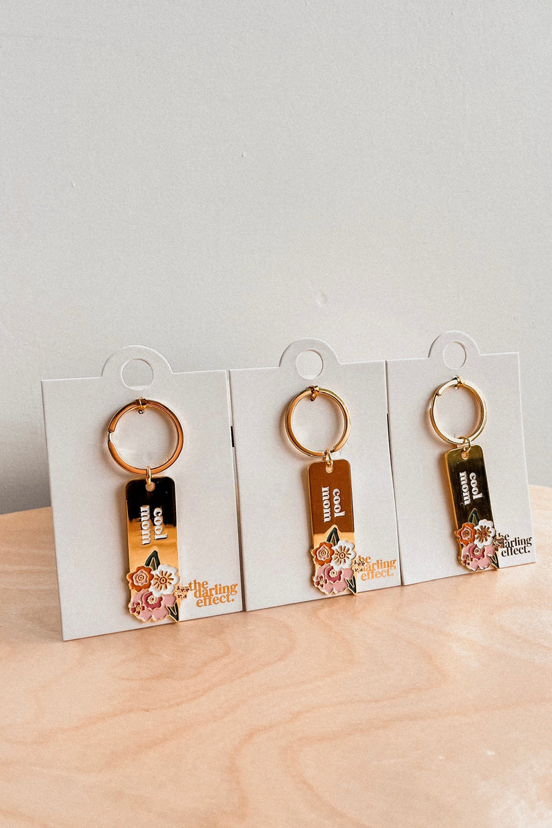 ENAMEL FLORAL KEYCHAIN COOL MOM