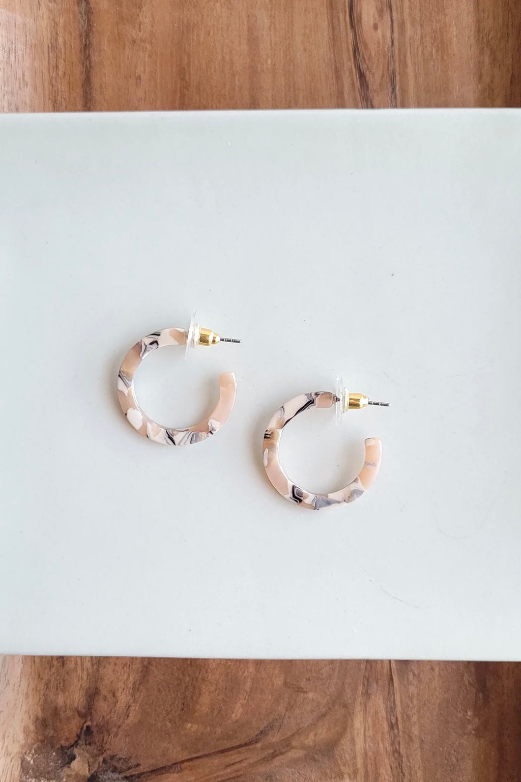 CAM MINI HOOP EARRINGS SANDSTONE